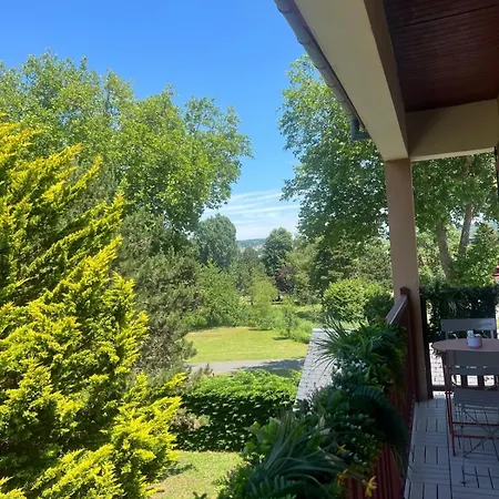 Apartman Le 33 *